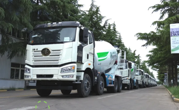 【發(fā)車新聞】看！TA們列隊(duì)成行，趕上春夏交接的“末班車”！