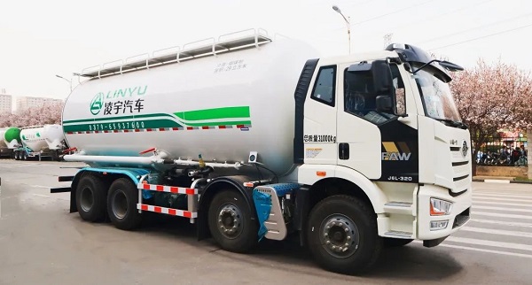 凌宇干混砂漿車的特點(diǎn)都有什么？