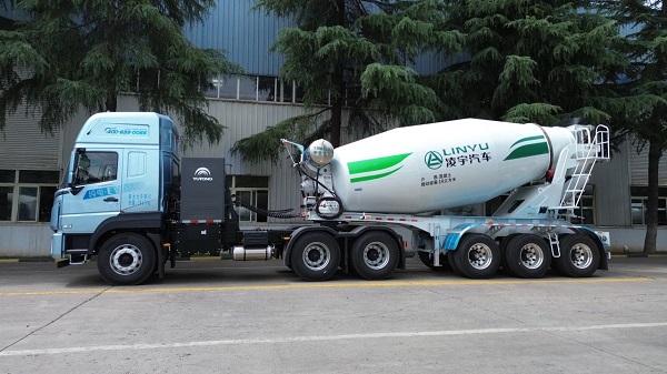 【發(fā)車新聞】燈與河川，夏日人間，凌宇新能源半掛攪拌車批量交付客戶！