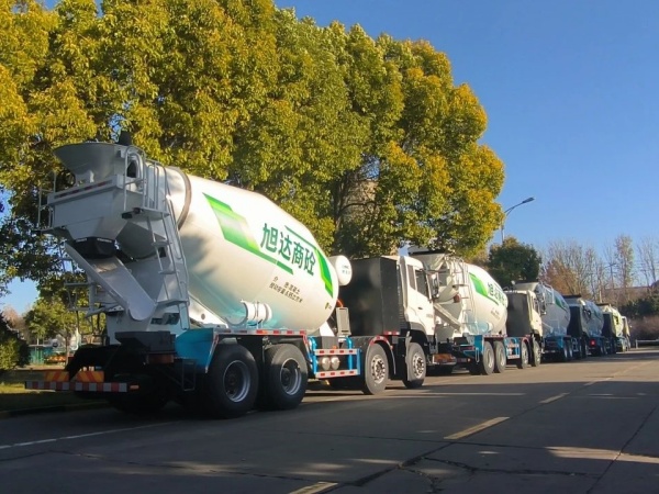 綠動荊楚，駕馭未來——中集凌宇新能源攪拌車批量交付湖北，開啟綠色建設新篇章