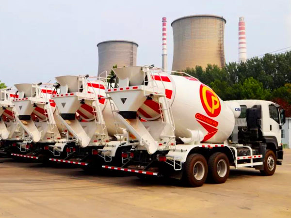 攪拌車銷售一手播報：又一批凌宇攪拌車揚帆海外！